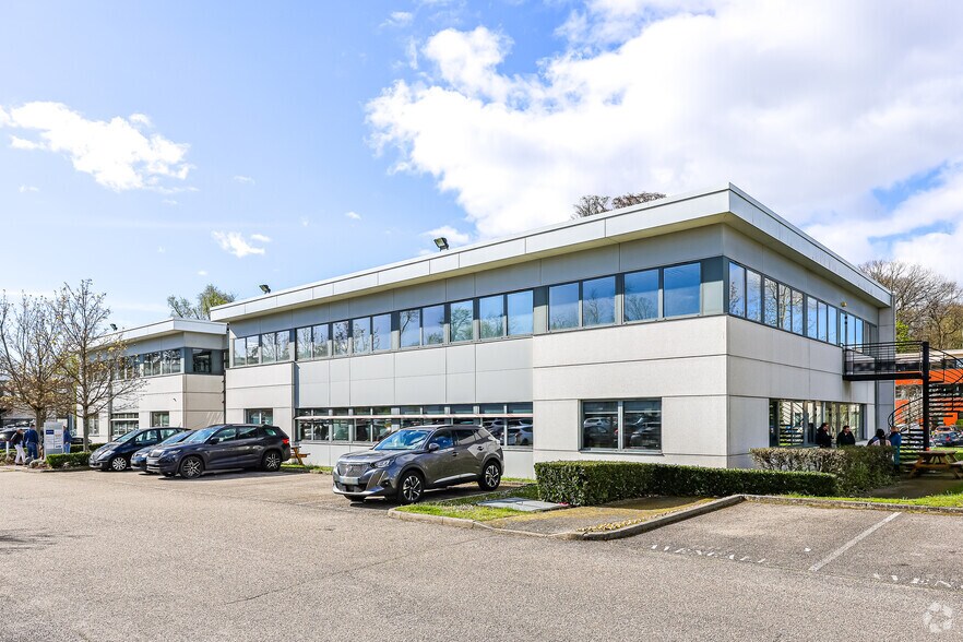 3 Allée Des Séquoias, Limonest à louer - Photo de l’immeuble – Image 2 sur 10