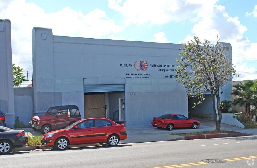 1334 S Lorena St, Los Angeles, CA à louer - Photo de l’immeuble – Image 3 sur 3