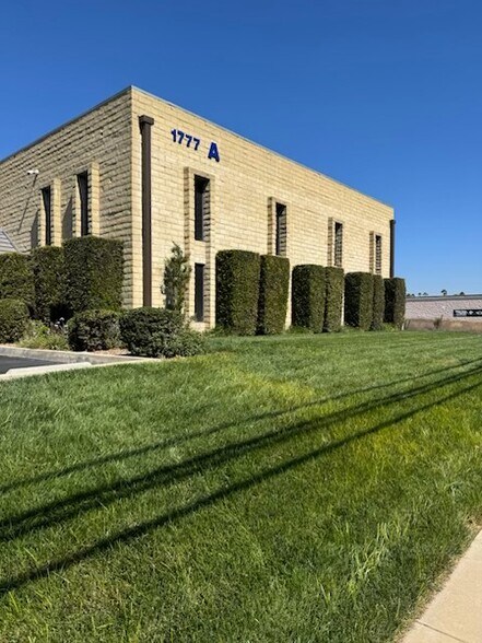 1777 W Arrow, Upland, CA à louer - Photo de l’immeuble – Image 3 sur 3