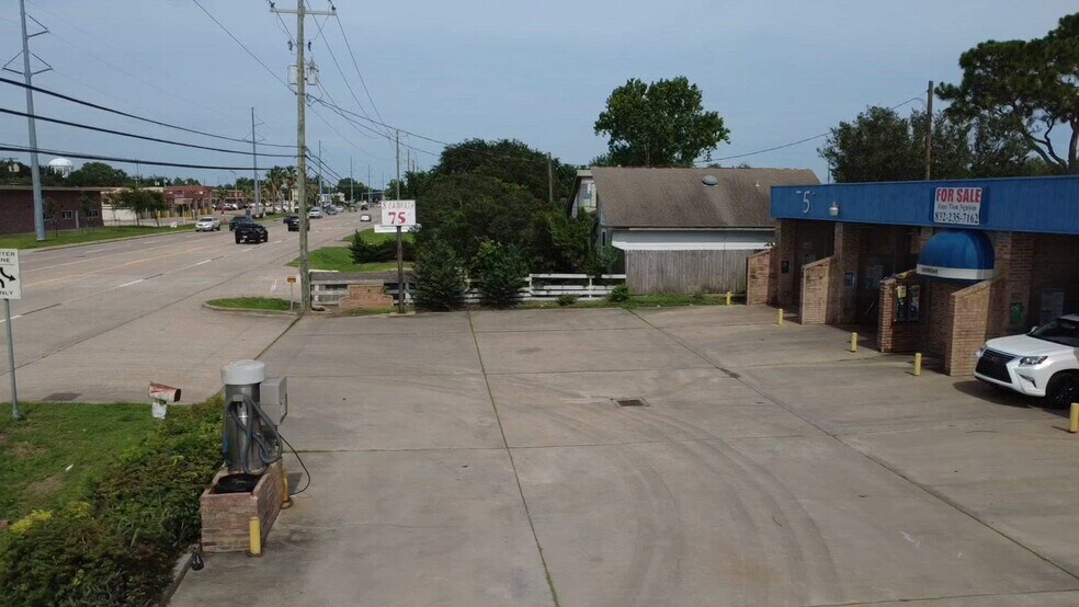 2717 1/2 25th Ave N, Texas City, TX à vendre - Vidéo sur l’annonce professionnelle – Image 2 sur 8