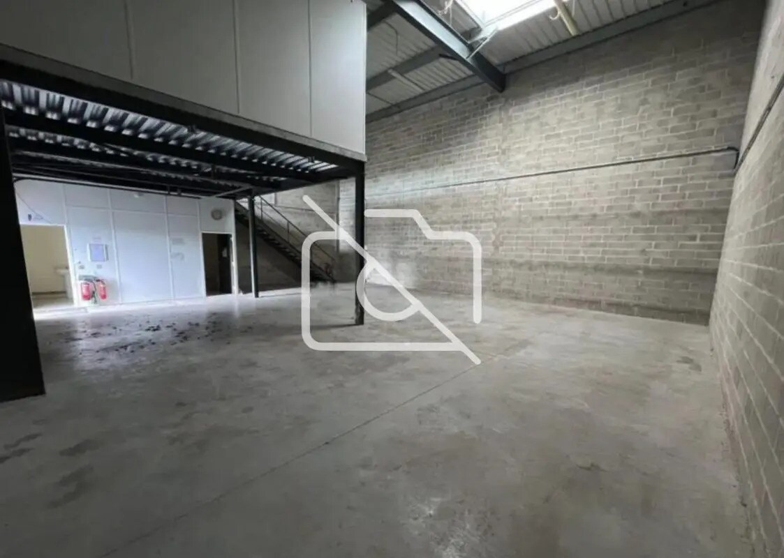 Industriel/Logistique dans Le Perray-en-Yvelines à louer Photo intérieure– Image 1 sur 3