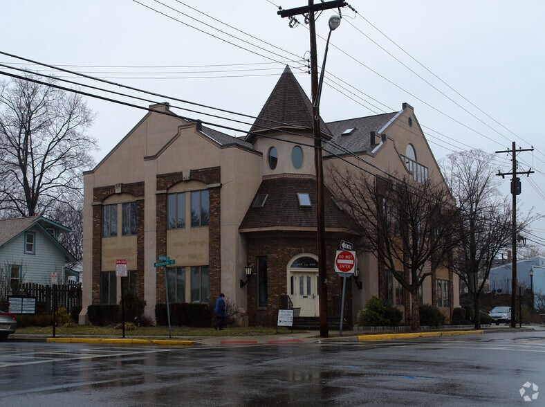 699 Washington St, Hackettstown, NJ à louer - Photo de l’immeuble – Image 2 sur 4