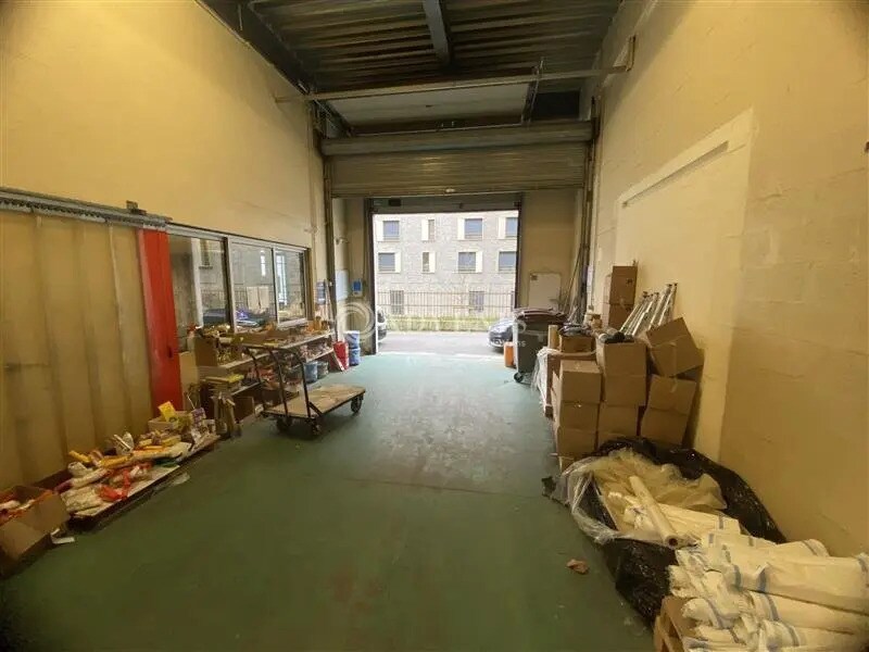 Local d'activités dans Boissy-Saint-Léger à vendre Photo de l’immeuble– Image 1 sur 11
