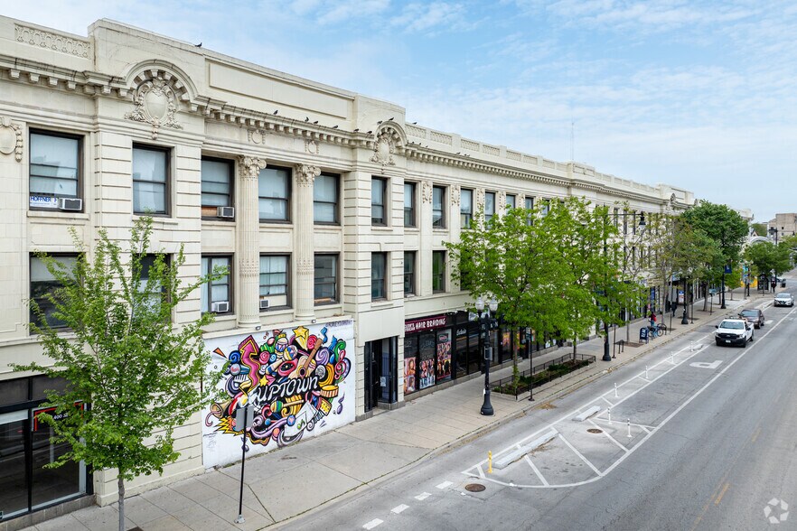 4554 N Broadway, Chicago, IL à louer - Photo de l’immeuble – Image 2 sur 20