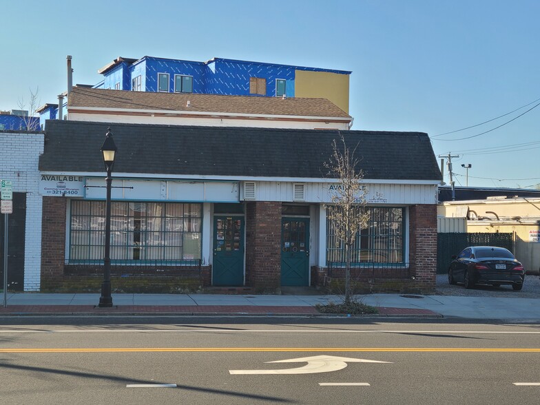 1664 Union Blvd, Bay Shore, NY à louer - Photo de l’immeuble – Image 1 sur 5