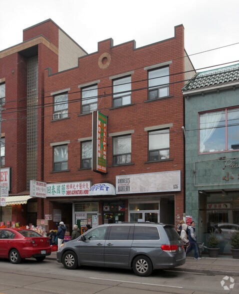 635-637 Gerrard St E, Toronto, ON à louer - Photo de l’immeuble – Image 3 sur 3