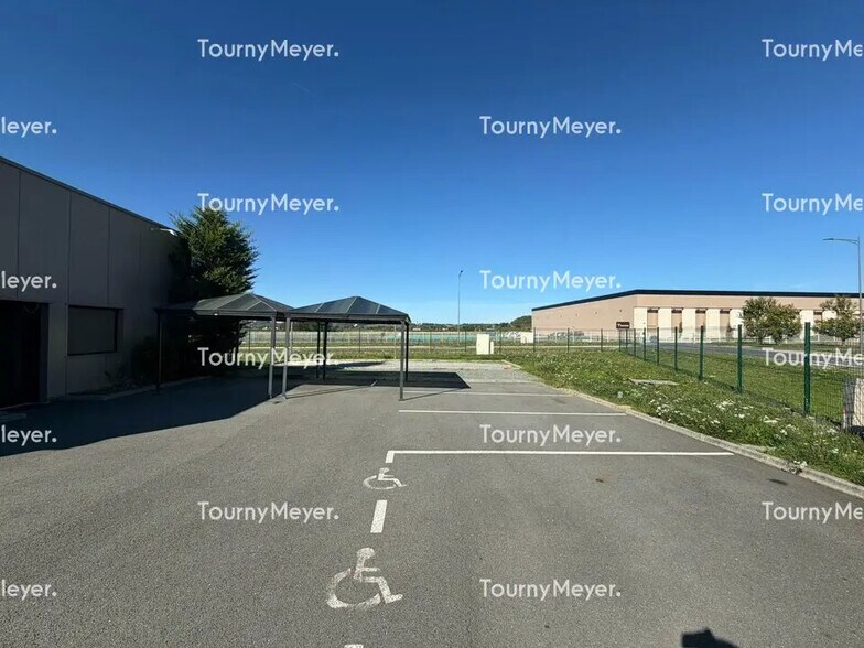 Bureau dans Saint-Magne-de-Castillon à louer - Photo de l’immeuble – Image 3 sur 4