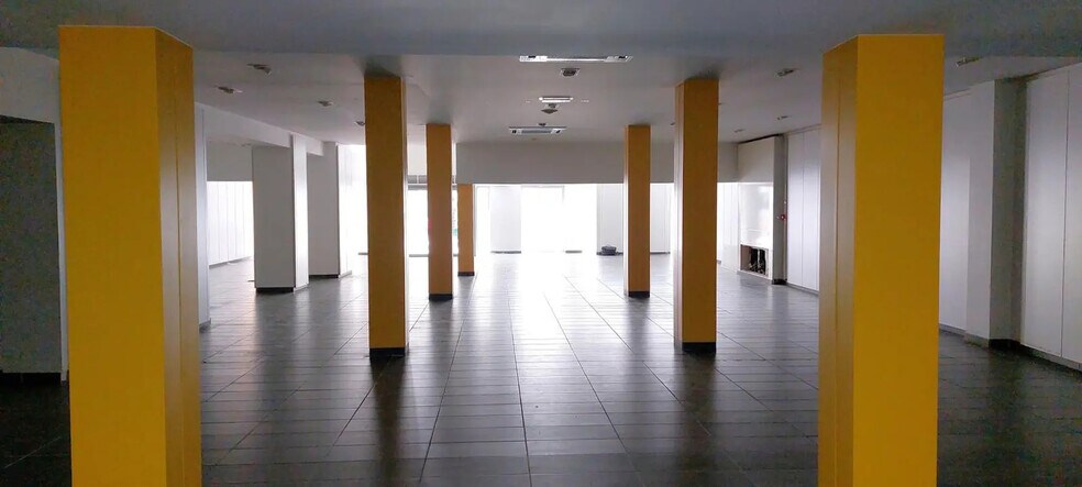 Local commercial dans Châtellerault à vendre - Photo de l’immeuble – Image 3 sur 4