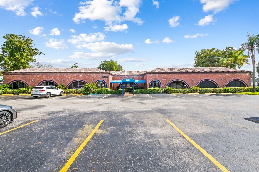 3880 Coconut Creek Pky, Coconut Creek, FL à louer - Photo de l’immeuble – Image 1 sur 2