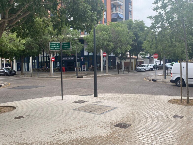Local commercial dans València, Valencia à vendre - Photo de l’immeuble – Image 2 sur 8