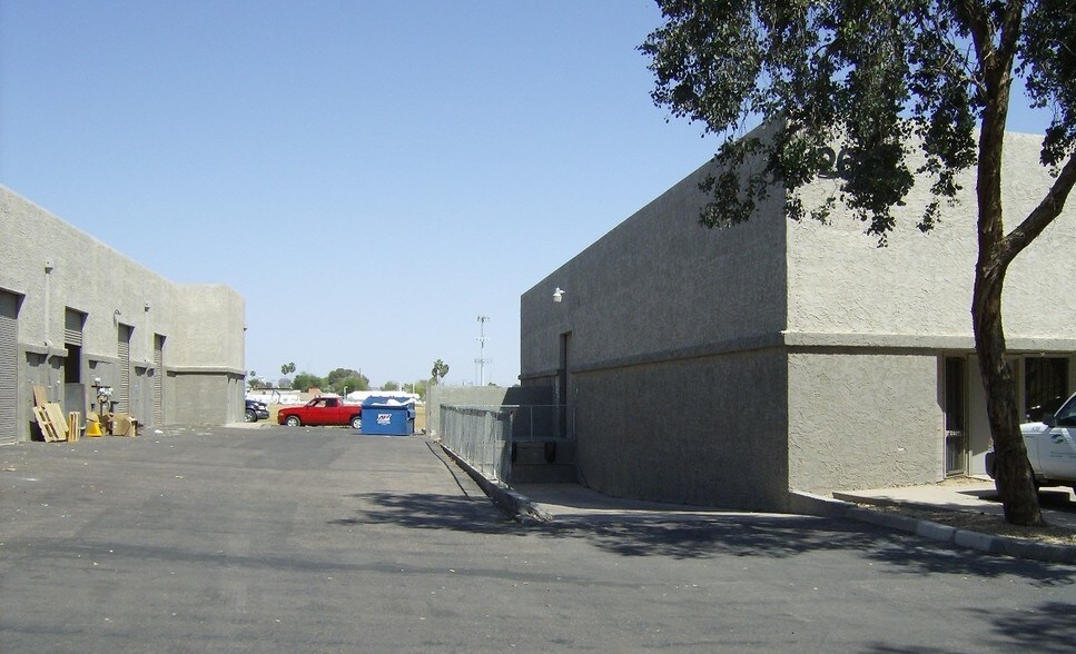 3637 W Roanoke Ave, Phoenix, AZ à louer - Photo de l’immeuble – Image 3 sur 8