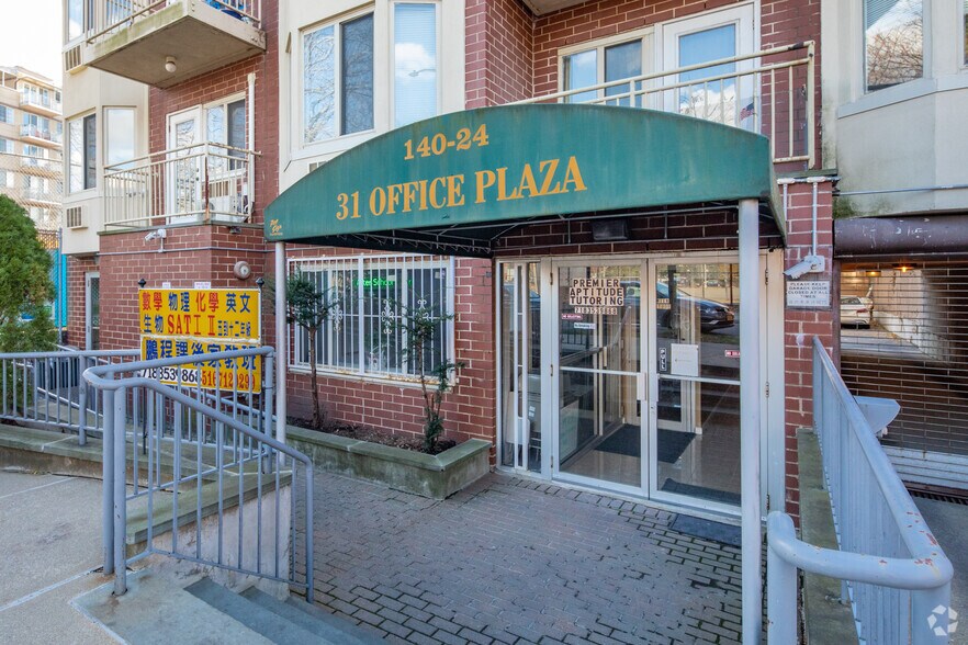 14022-14024 31st Dr, Flushing, NY à vendre - Photo de l’immeuble – Image 3 sur 6