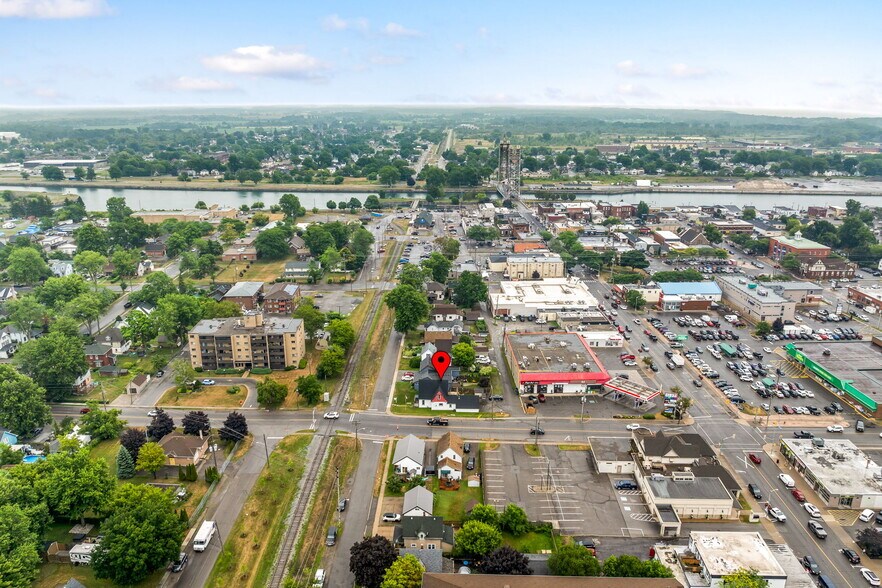 44 Park St, Port Colborne, ON à vendre - Aérien – Image 1 sur 14