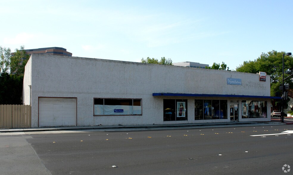 2304 Willow Pass Rd, Concord, CA à louer - Photo de l’immeuble – Image 2 sur 7