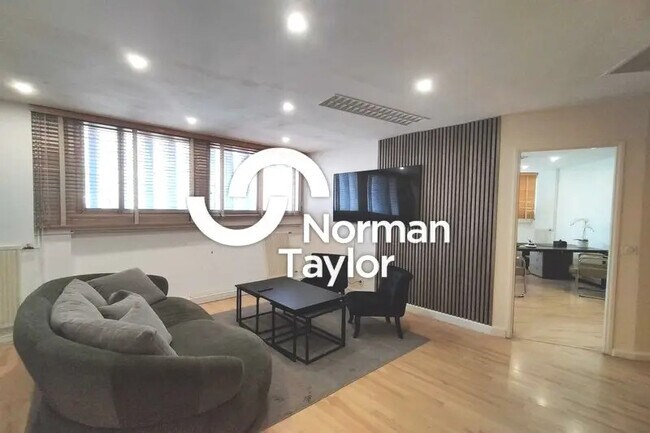 Plus de détails pour Bureau à louer