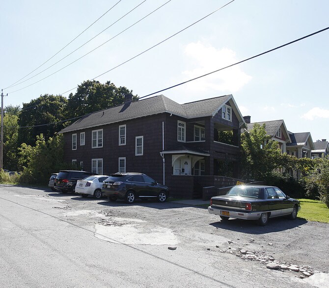 2701 Genesee St, Utica, NY à vendre - Photo de l’immeuble – Image 2 sur 7