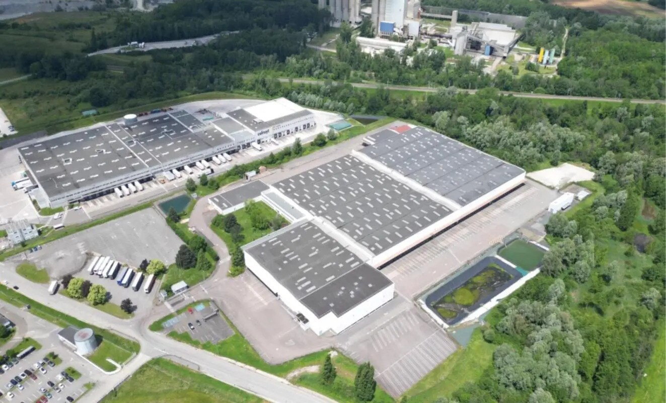 Industriel/Logistique dans Rochefort-sur-Nenon à louer Photo de l’immeuble– Image 1 sur 9