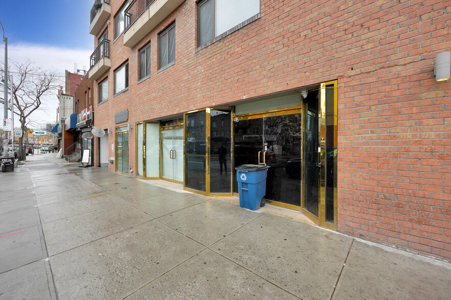 172-18 Jamaica Ave, Jamaica, NY à louer - Photo de l’immeuble – Image 2 sur 12