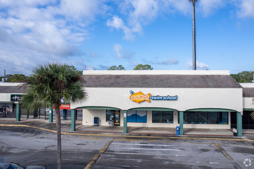 5401-5465 Lake Howell Rd, Winter Park, FL à louer - Photo principale – Image 2 sur 16