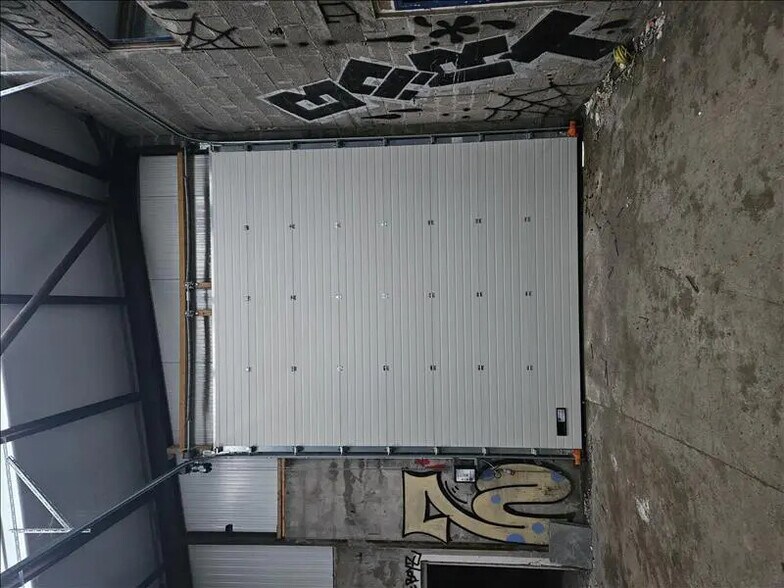 Local commercial dans Landivisiau à louer - Photo de l’immeuble – Image 3 sur 3