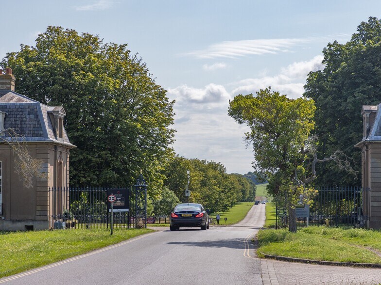 Wrest Park, Silsoe à louer - Photo de l’immeuble – Image 3 sur 17