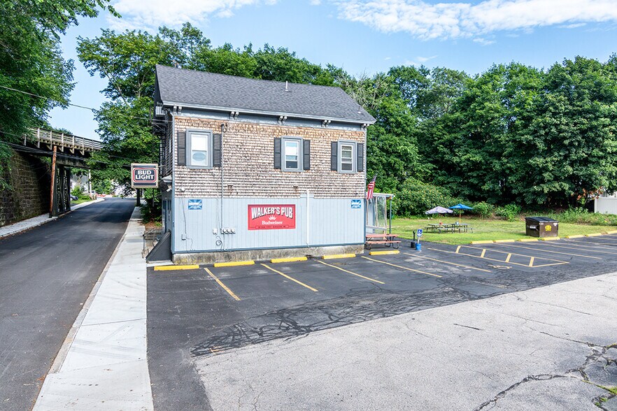 104 Canal St, Blackstone, MA à vendre - Photo de l’immeuble – Image 2 sur 41