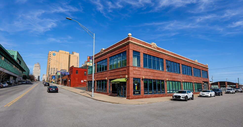 1625-1627 Oak St, Kansas City, MO à louer - Photo de l’immeuble – Image 2 sur 24