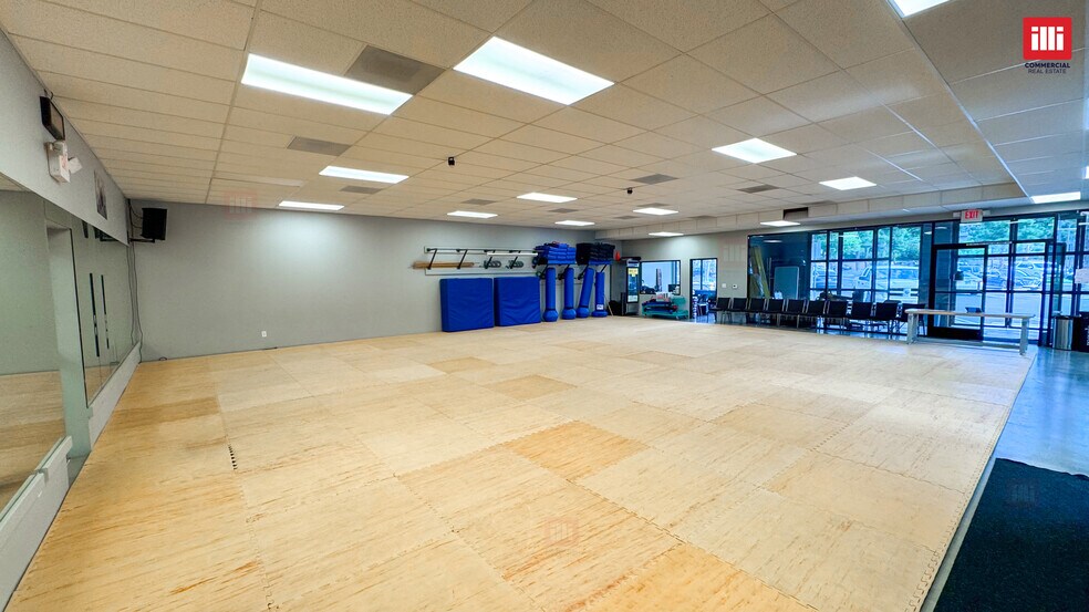 650-728 N Moorpark Rd, Thousand Oaks, CA à louer - Photo intérieure – Image 3 sur 7