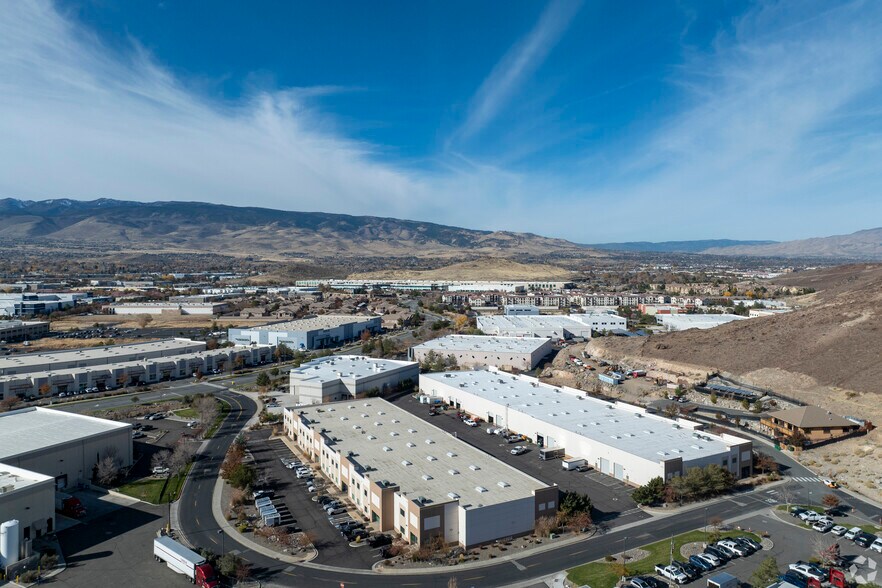 8995 Terabyte Dr, Reno, NV à louer - Photo de l’immeuble – Image 3 sur 4