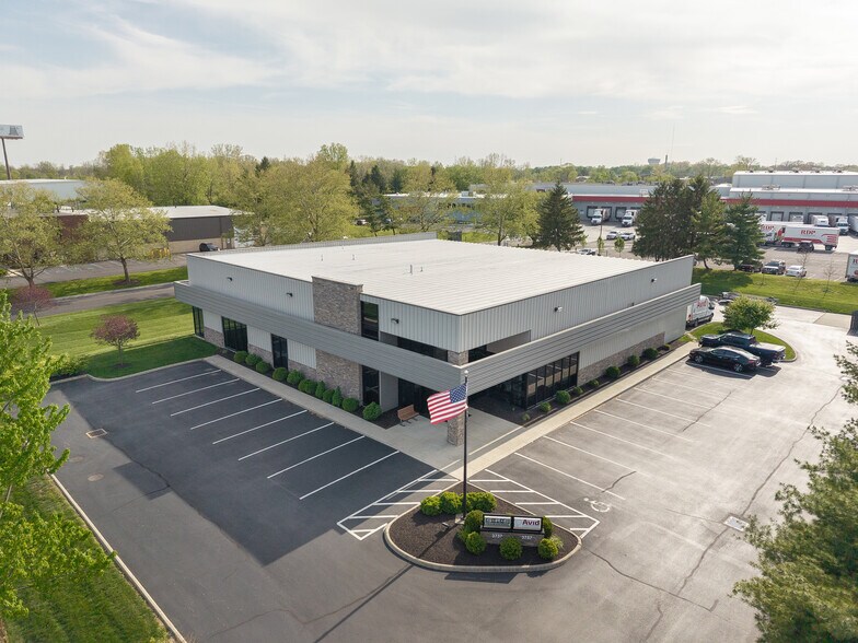 3737-3757 Parkway Ln, Hilliard, OH à louer - Photo de l’immeuble – Image 1 sur 49