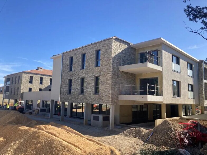 Bureau dans Sanary-sur-Mer à vendre - Photo de l’immeuble – Image 3 sur 15