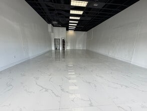 1200-1340 Stirling Rd, Dania Beach, FL à louer Photo intérieure– Image 2 sur 6