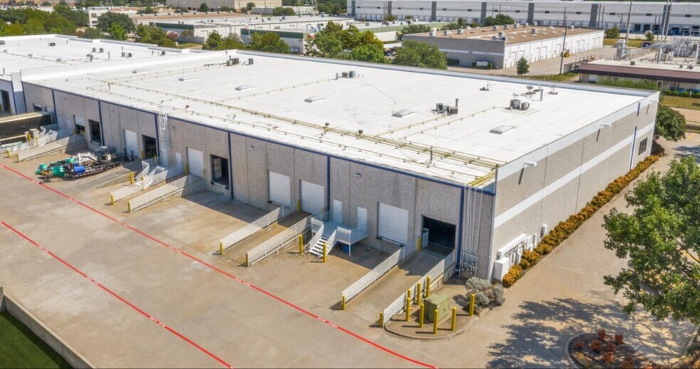 2515 Tarpley Rd, Carrollton, TX à louer - Photo de l’immeuble – Image 2 sur 3