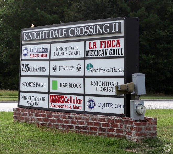 817-909 N Smithfield Rd, Knightdale, NC à louer - Photo de l’immeuble – Image 3 sur 12