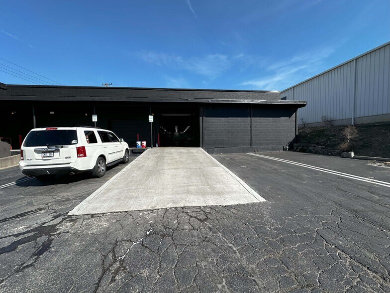 4676 Paddock Rd, Cincinnati, OH à vendre - Photo de l’immeuble – Image 2 sur 5