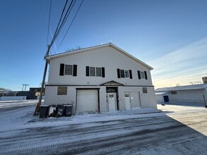 108 Ball St, East Syracuse, NY à louer Photo intérieure– Image 1 sur 13