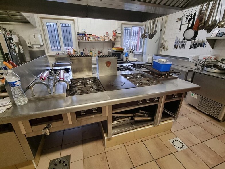 Local d'activités dans VAL D'OINGT à vendre - Photo intérieure – Image 2 sur 2