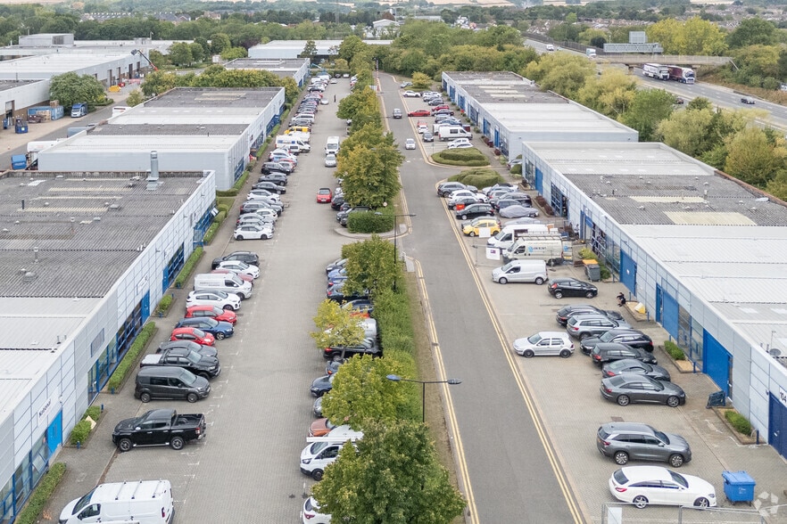 19-21 Tanners Dr, Milton Keynes à louer - Aérien – Image 3 sur 3