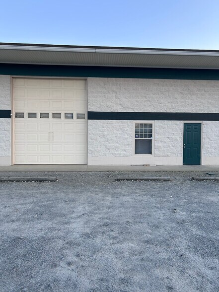 146-A Litton Dr, Lexington, SC à louer - Photo de l’immeuble – Image 2 sur 3