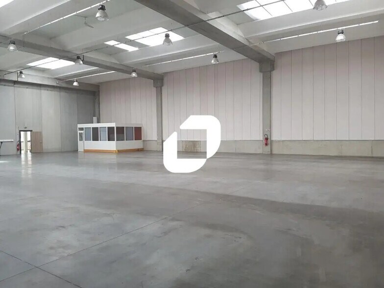 Bureau dans Meyzieu à louer - Photo de l’immeuble – Image 1 sur 8