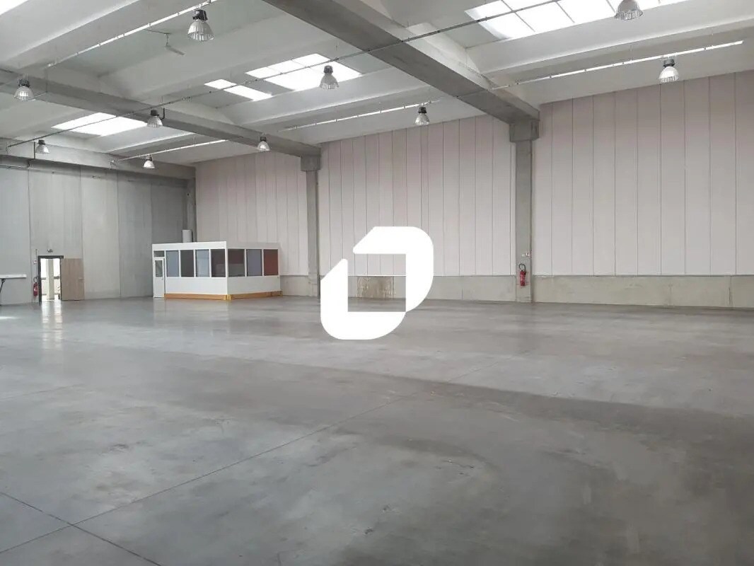 Bureau dans Meyzieu à louer Photo de l’immeuble– Image 1 sur 9