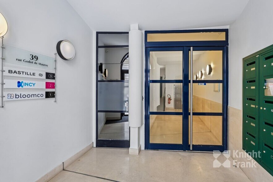 39 Rue Godot De Mauroy, Paris à louer - Hall d’entrée – Image 2 sur 9