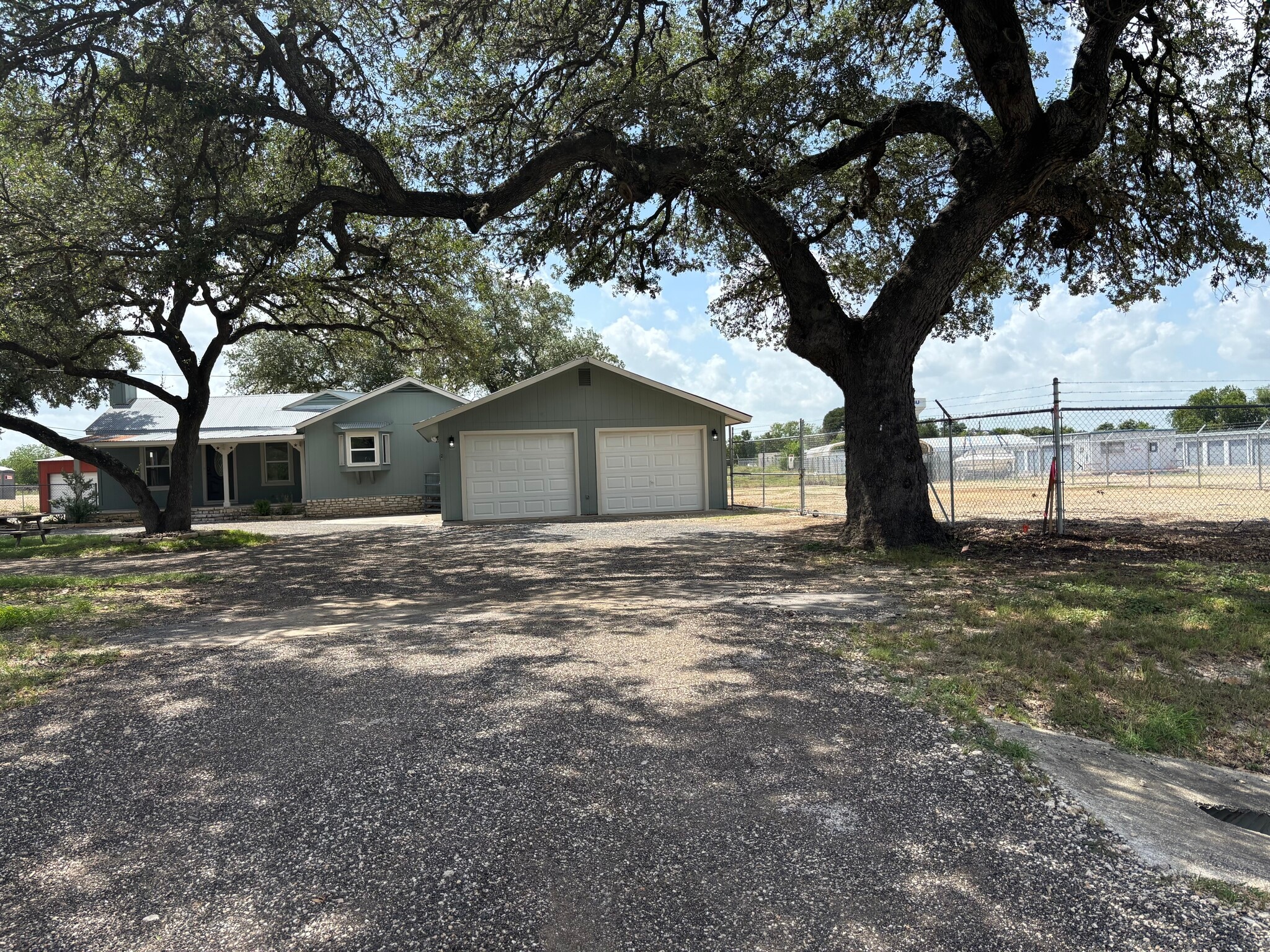 4510 FM 1102, New Braunfels, TX à louer Photo principale– Image 1 sur 18