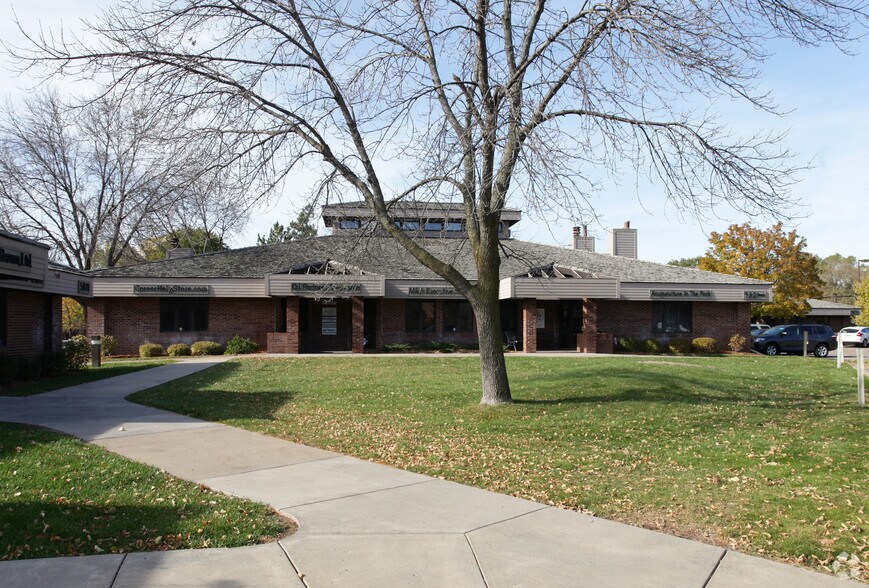 5821 cedar lake Rd, Saint Louis Park, MN à louer - Photo de l’immeuble – Image 2 sur 12