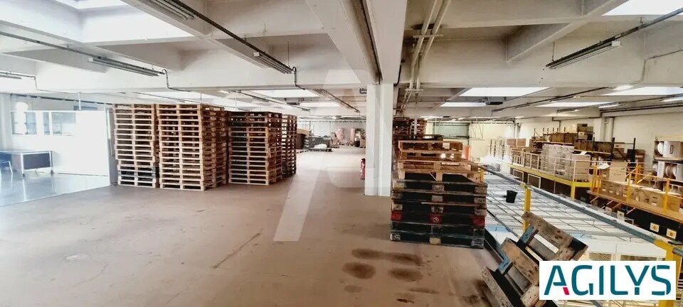 Local d’activités dans Rungis à louer Photo de l’immeuble– Image 1 sur 13