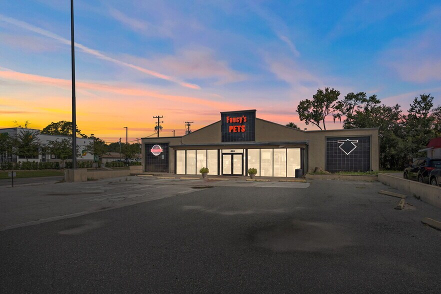 669 NE Us Highway 19, Crystal River, FL à vendre - Photo de l’immeuble – Image 2 sur 22