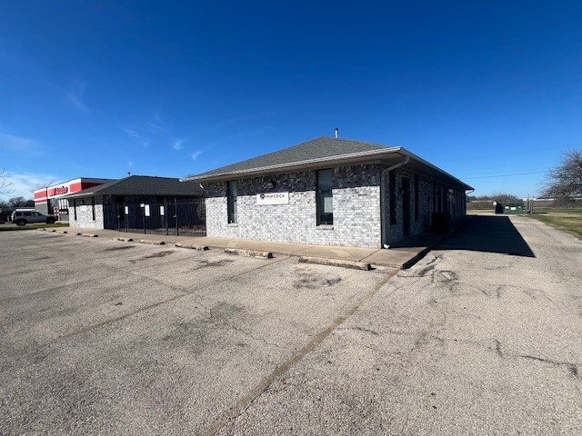775 Indian Trl, Harker Heights, TX à vendre - Photo de l’immeuble – Image 2 sur 4