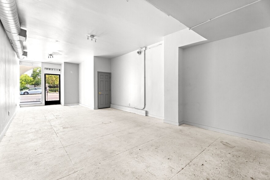 7952 1/2 W 3rd St, Los Angeles, CA à louer - Photo de l’immeuble – Image 2 sur 4