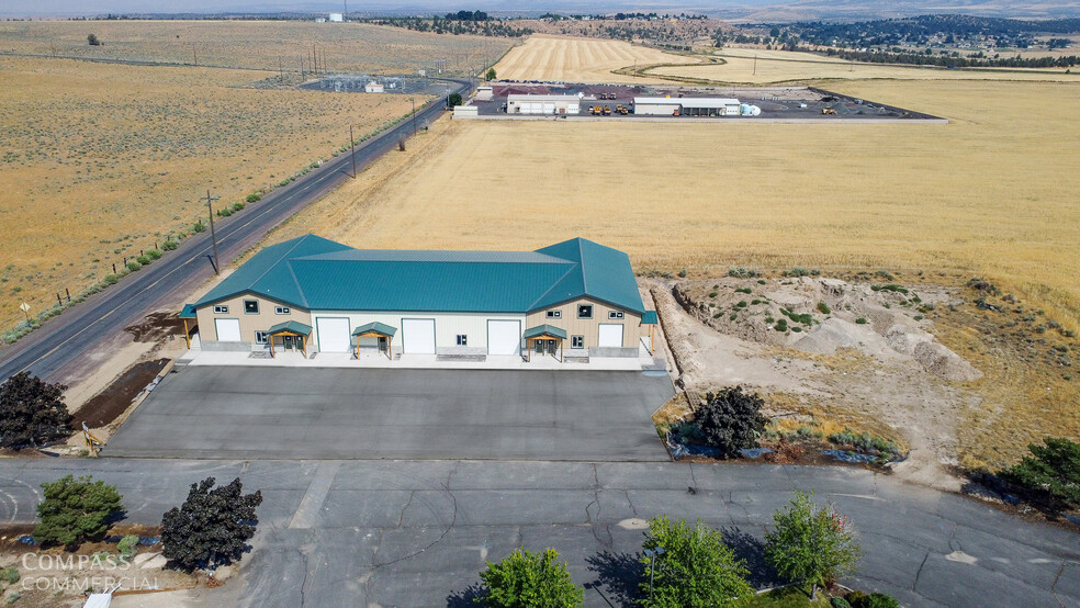 35 Cherry Ln, Madras, OR à louer - Photo principale – Image 1 sur 27