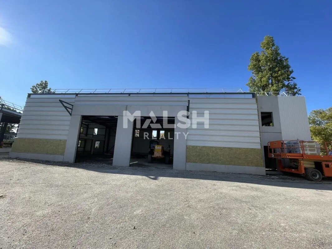 Local d’activités dans OULLINS-PIERRE-BÉNITE à louer Photo de l’immeuble– Image 1 sur 10